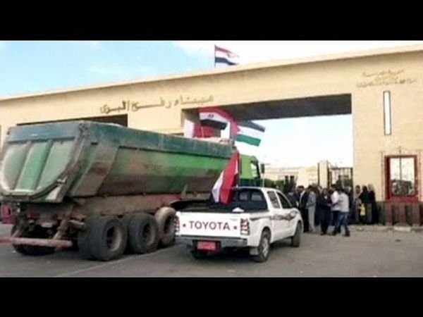 السلطات الاسرائيلية تسمح ل350 شاحنة بضائع بالدخول إلى قطاع غزة
