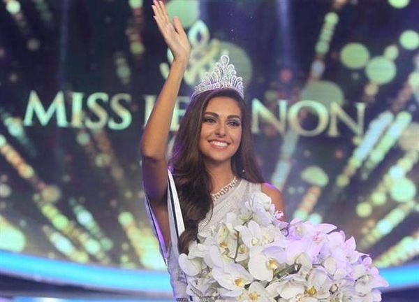 بالصورة: هدية غير تقليدية لملكة جمال لبنان 2015.. فما هي؟