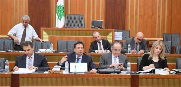 لجنة المال تقرّ موازنات وزارات.. وتعلّق مساهمة الدولة برواتب متعاقدي الـUNDP