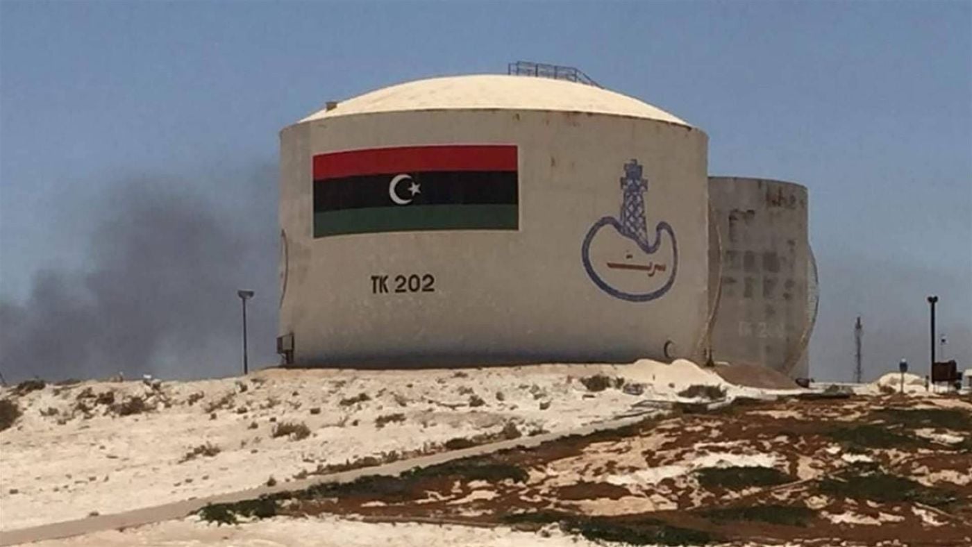 اشتباكات عنيفة تُغلق أكبر مصفاة نفط في ليبيا