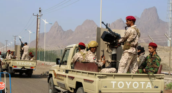 القوات اليمنية التابعة لحكومة عدن: تمكنا من السيطرة على المخا بإسناد جوي بعد مواجهات مع الحوثيين