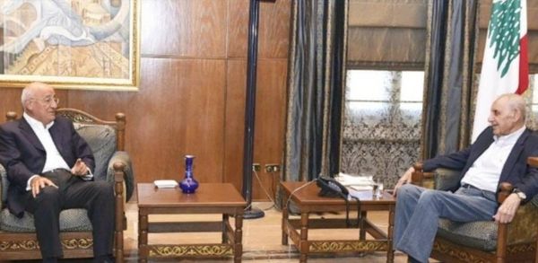 بحث مع العريضي في المستجدات
بري دعا الى جلسة
مشتركة لهيئة مكتب المجلس