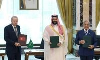 وزارة الدفاع التركية: تأسيس آليات سياسية وعسكرية بموجب "اتفاقية مكة للدفاع المشترك"