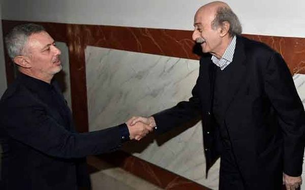 جنبلاط وفرنجيه «النائبان الكبيران» عن القصر