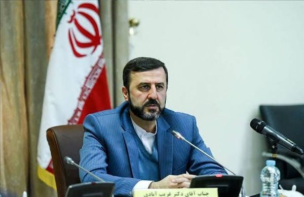 غريب آبادي لترامب: مضيق هرمز إيراني ولن يُفتح إلا بأمر إيران