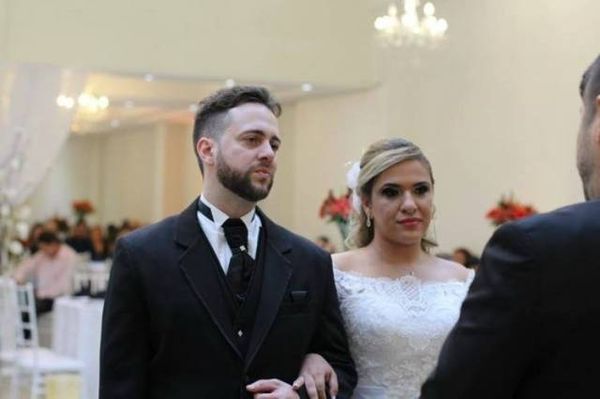 بالفيديو.. لن تصدّقوا ماذا قدّم هذا العريس لطفلة زوجته المستقبليّة خلال حفل الزفاف!