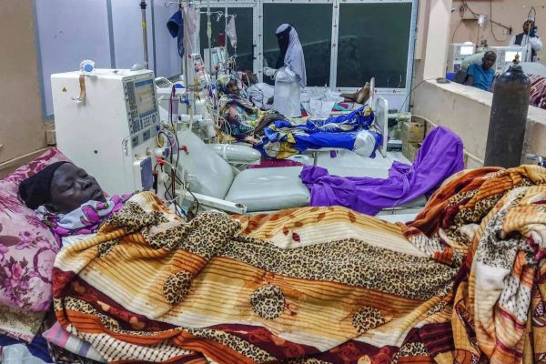 تقليص التمويل يهدد بإغلاق عشرات المرافق الصحية في السودان