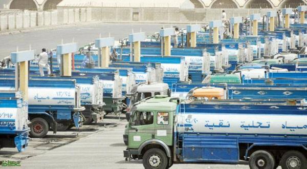 بلدة شملان تحت وطأة أزمة مياه حادّة... والمعنيون في "عز الصيف" الطاقة الشمسية "مش ماشية"..
صهاريج بيع المياه كـ "الفطر" تتنامى في المنطقة... فهل هناك من يُغطيها!