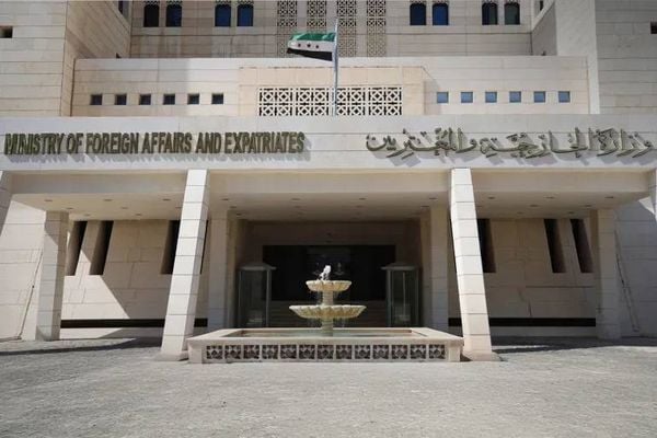 دمشق: علاقاتنا مع إيران تتطلب مراجعة سياساتها السابقة