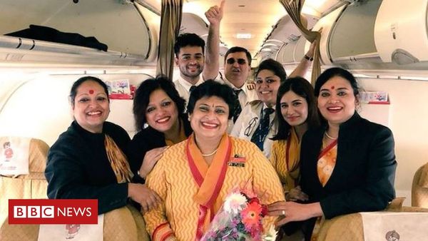 Pilot daughter fulfils mother's retirement 'dream