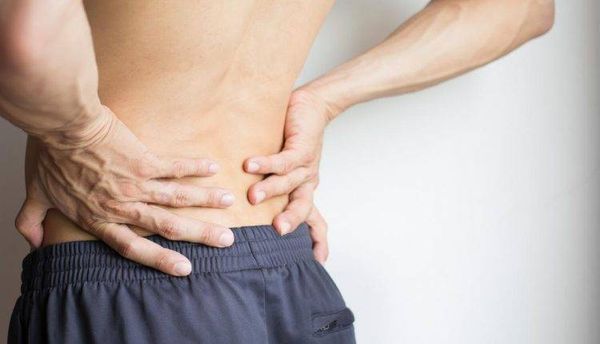 أوجاع الظهر.. بين الأسباب والعلاج