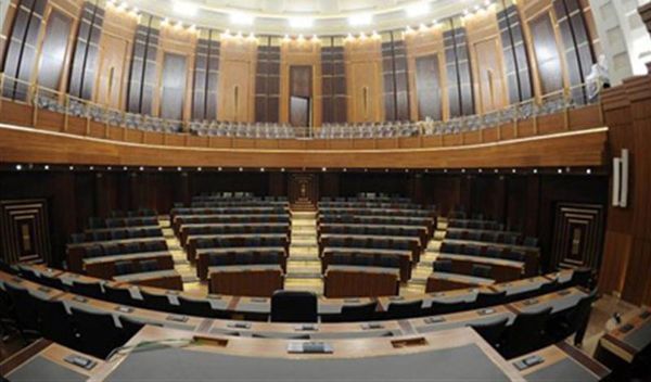 وزير التربية : الامتحانات الخميس والمراقبة للمتعاقدين والتنسيق : لا سلسلة لا امتحانات ...
غموض يلف جلسة الثلثاء التشريعية والنصاب رهن كتلتي عون وجنبلاط ...
وزير المال رفض الاجتماع بلجنة «السلسلة النيابية» : النقاش في المجلس النيابي