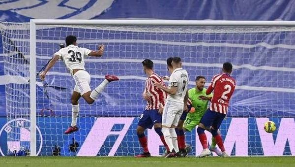 بعد أحداث ديربي مدريد...بايينا يهاجم مورينيو: «يبحثون دائمًا عن الأعذار»