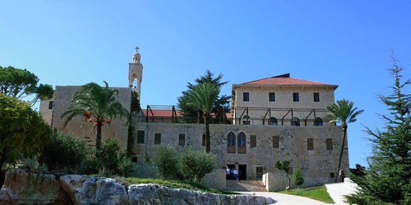 قداس شهري في كفيفان على نية تقديس الطوباوي اسطفان نعمه