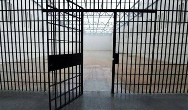 بعد شتمها والتشهير بالجيش..حكم بالسجن لصحافية لبنانية!