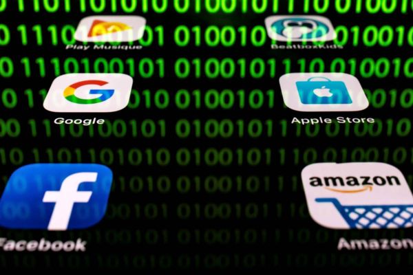 كبح جماح شركات التكنولوجيا العملاقة يلحق الضرر بالمستهلكين