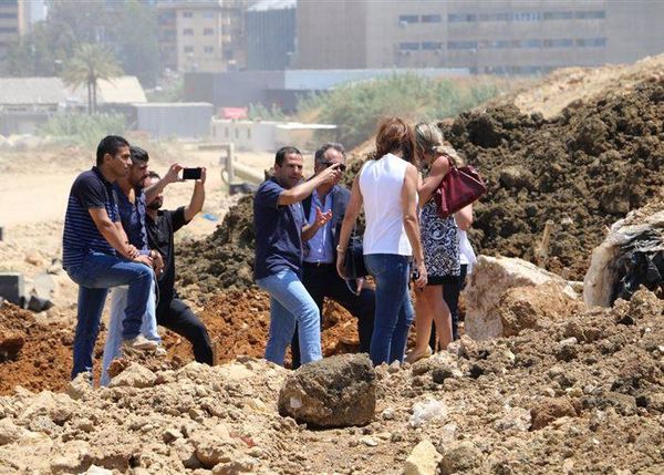 يعقوبيان تجول مع خبراء بيئيين في "مكب" برج حمود