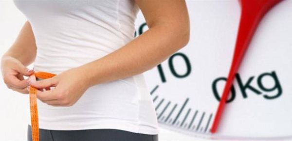 تناولي هذه الفاكهة مع العسل خلال 14 يوماً.. واحرقي الدهون