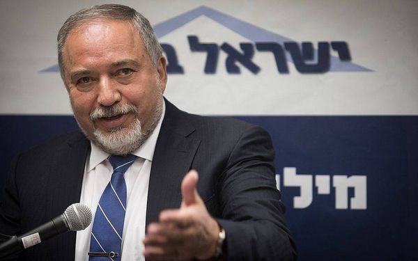 Liberman, Gabbay mock each other’s parties in Twitter flame war