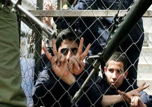120 أسيرًا فلسطينيًا في سجون الاحتلال يبدؤون إضرابًا مفتوحًا عن الطعام