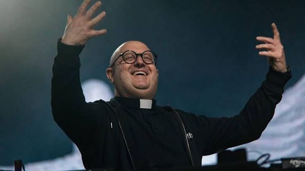 الكنيسة موافقة