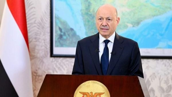 رئيس مجلس القيادة اليمني: تعز لن تكون ممرا آمنا لمشاريع الميليشيات الحوثية وأجندة داعميها