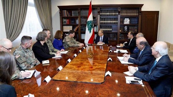 عون عرض المساعدات الأميركية للجيش مع قائد المنطقة الوسطى في الجيش الأميركي