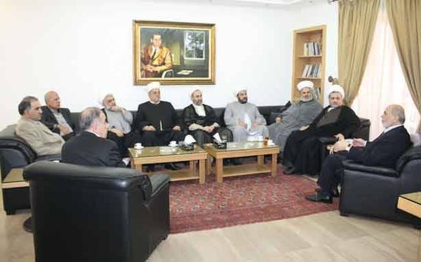 حردان التقى وفد «تجمّع العلماء»:
مُساواة المقاومة بالارهاب تضليل