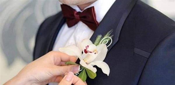 طعن عريس في رقبته داخل صالة للأفراح (صورة)