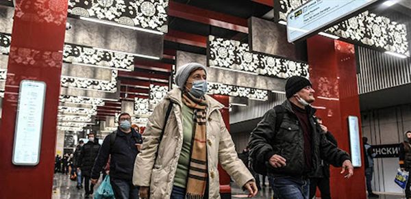 بالفيديو- مشاهد "تقشعر لها الأبدان" لزوجين يلتقيان بابنهما بعد 14عامًا !!