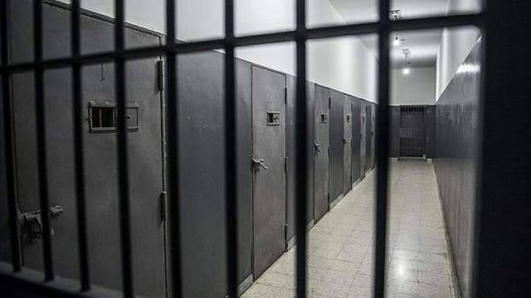 الصحة الفلسطينية تحذر من تغذية السجناء المضربين باسرائيل قسريًّا