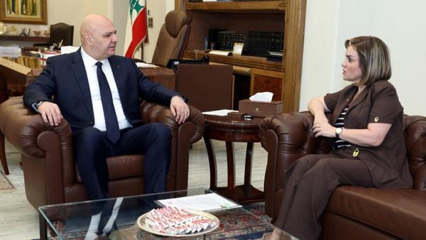 عون يتسلّم تقريرًا عن إنجازات الجمارك وإجراءات مكافحة التهريب