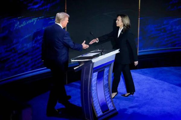 هاريس: نحن مدينان للناخبين بمناظرة رئاسية أخرى... وترامب: لن يكون هناك نقاش ثالث!