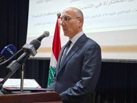 رعى ورش عمل تدريبيّة للمختارين
وزير الداخليّة: للوقوف صفًا واحدًا خلف جيشنا
وأجهزتنا الأمنيّة من أجلِ تحرير الأرض ووقفِ الاعتداءات