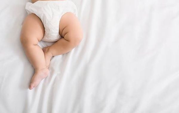 في المملكة المتحدّة...  طالبة  تنجب طفلا يزن ثلاثة كيلوغرامات "في المرحاض"