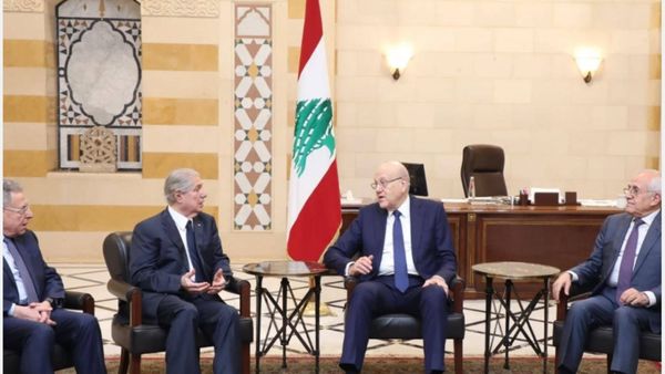 الجميل ورؤساء سابقون: لعقد مؤتمر عربي دولي لمساعدة لبنان