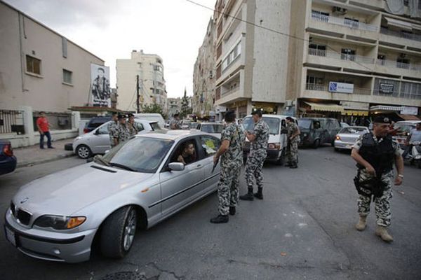 السيد نصر الله يشرح المواضيع بدقة ويحدد مواقف حزب الله ...<br/><br />
14 اذار منزعجة من انتشار الجيش في الضاحية الجنوبية بعدما كان مطلبها ...<br/><br />
فتفت: بري لا يضع جدول الاعمال وبزي يرد : قياسنا ليس فتفت ولا الفتافيت