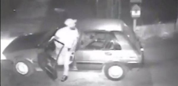 كاميرا تكشف عصابة سرقة دراجة نارية في البقاع.. إليكم التفاصيل (فيديو)