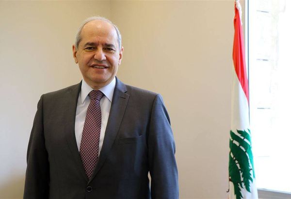 خلف: المادة 74 تفرض على كل نائب الوجود تحت سدة البرلمان لانتخاب رئيس للجمهورية