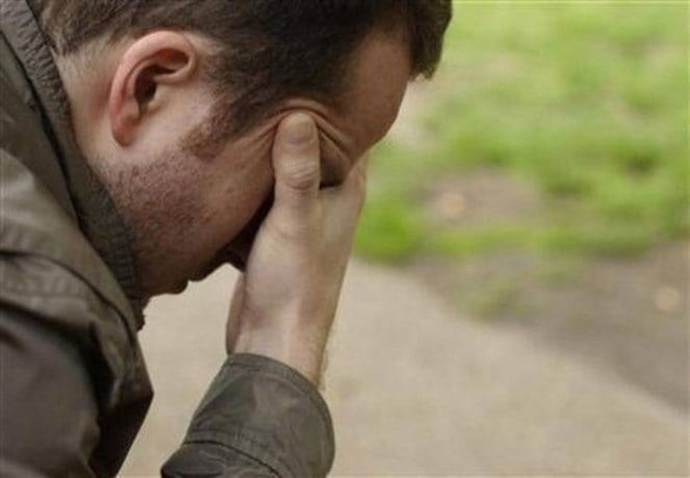 طبيب يكشف ثلاث طرق للتغلب على الكآبة