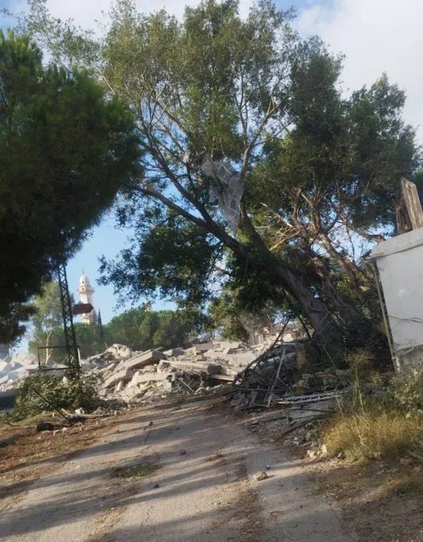 غارة إسرائيلية تدمر مبنى مستشفى غندور القديم في النبطية