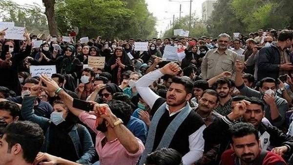 «التناتش» على الحقائب لا يبشر بالانفراج