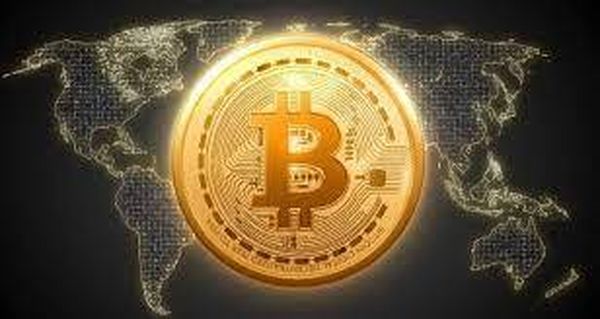 بيتكوين يتجاوز حاجز 60 ألف دولار لأول مرة منذ أبريل