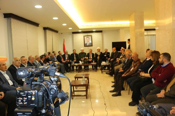 علي التقى الاحزاب اللبنانية والفلسطينية: سوريا على طريق النصر المبين