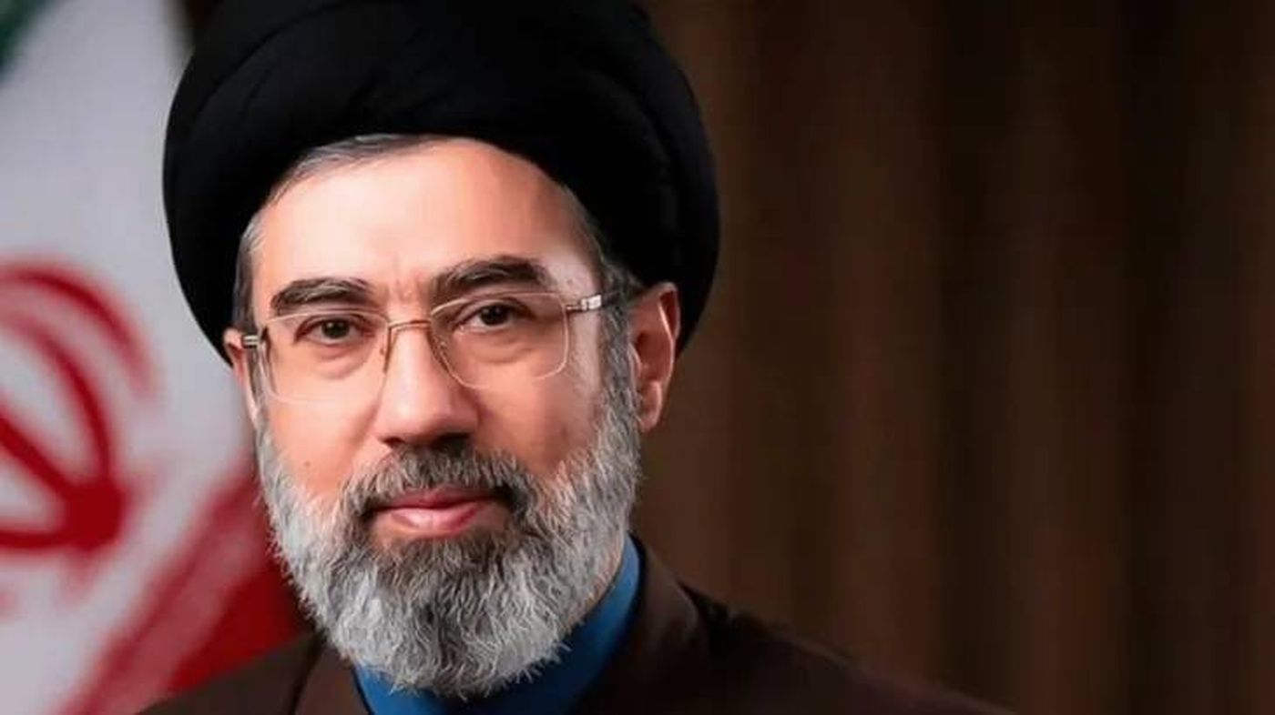 المرشد الإيراني مجتبى خامنئي لا يتواصل مع أي جهة لأسباب معينة