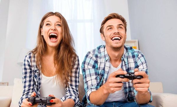 صفات في شخصيك تدمر علاقتك بالرجل.. مهما كان الحب قوياً!