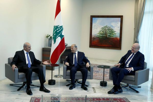 الرؤساء يجتمعون على «انشالله»... ولا يجمعون الحكومة !
العين على ما بعد زيارة روما... ميقاتي سيدعو لجلسة بعد العودة !