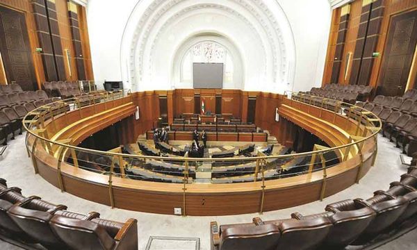 تحذير غربي : الخروج من عنق الزجاجة او... الانفجار