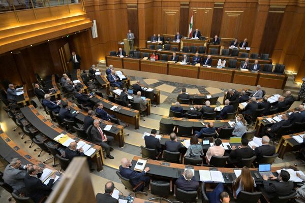 سجال بين نواب التيار الوطني الحر والنائب أحمد الخير حول الطعن في قانون العفو العام