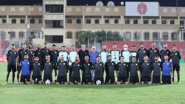 العهد فقد لقبه الآسيوي بخسارته امام المحرق البحريني بثلاثية نظيفة